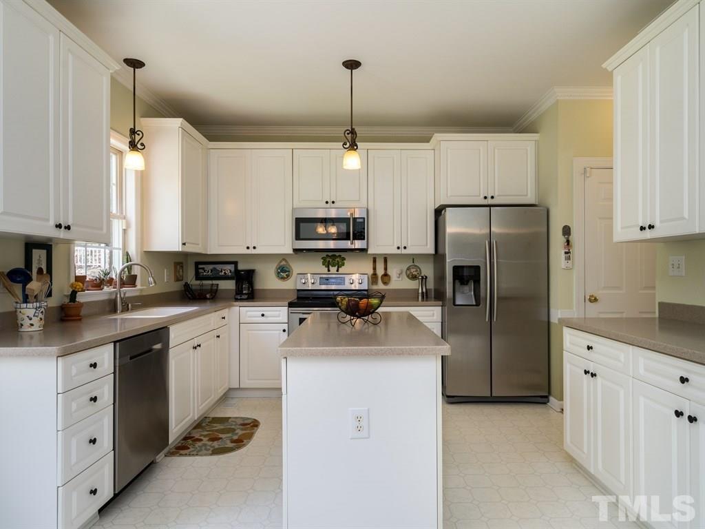 2016 Wheelerbrook Court Raleigh, NC 27603 - Photo 8 of 25