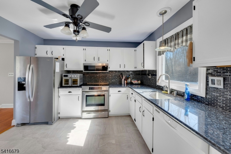 12 August Lane Wantage, NJ 07461 - Photo 4 of 15