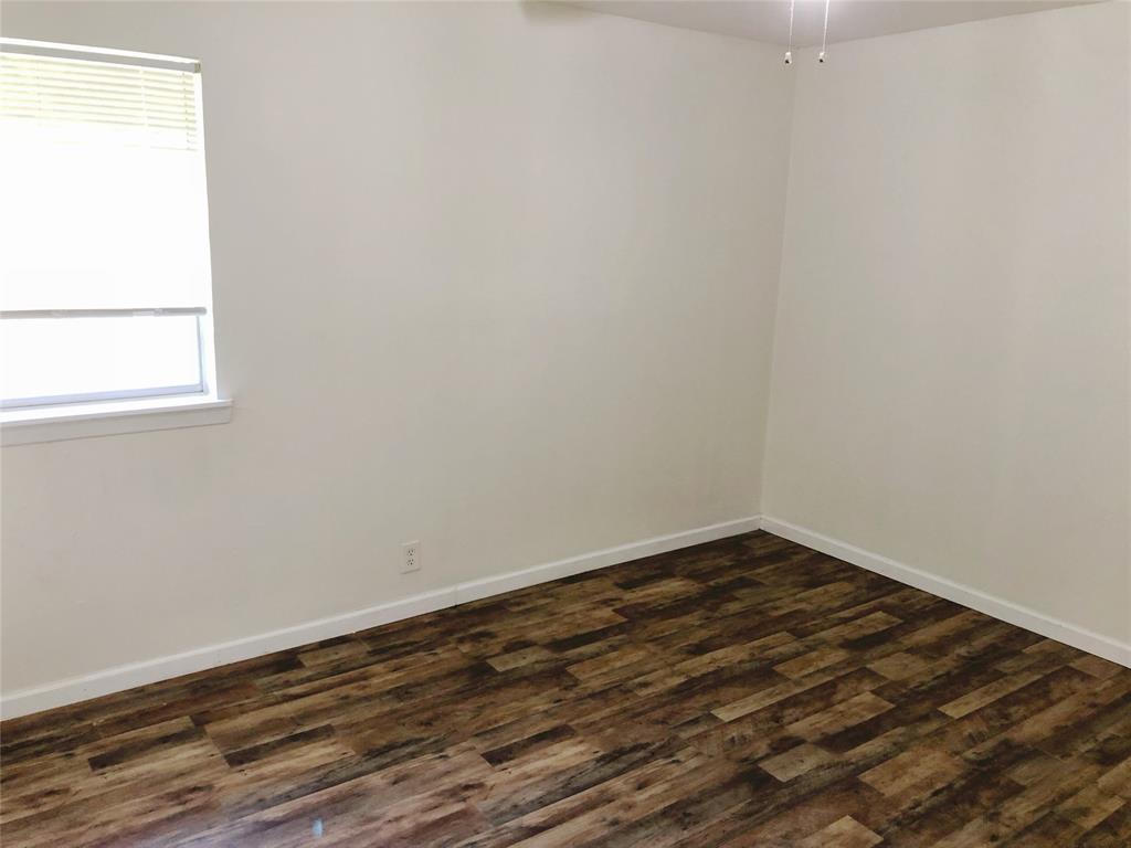 1108 Locust Street Gainesville, TX 76240 - Photo 9 of 13
