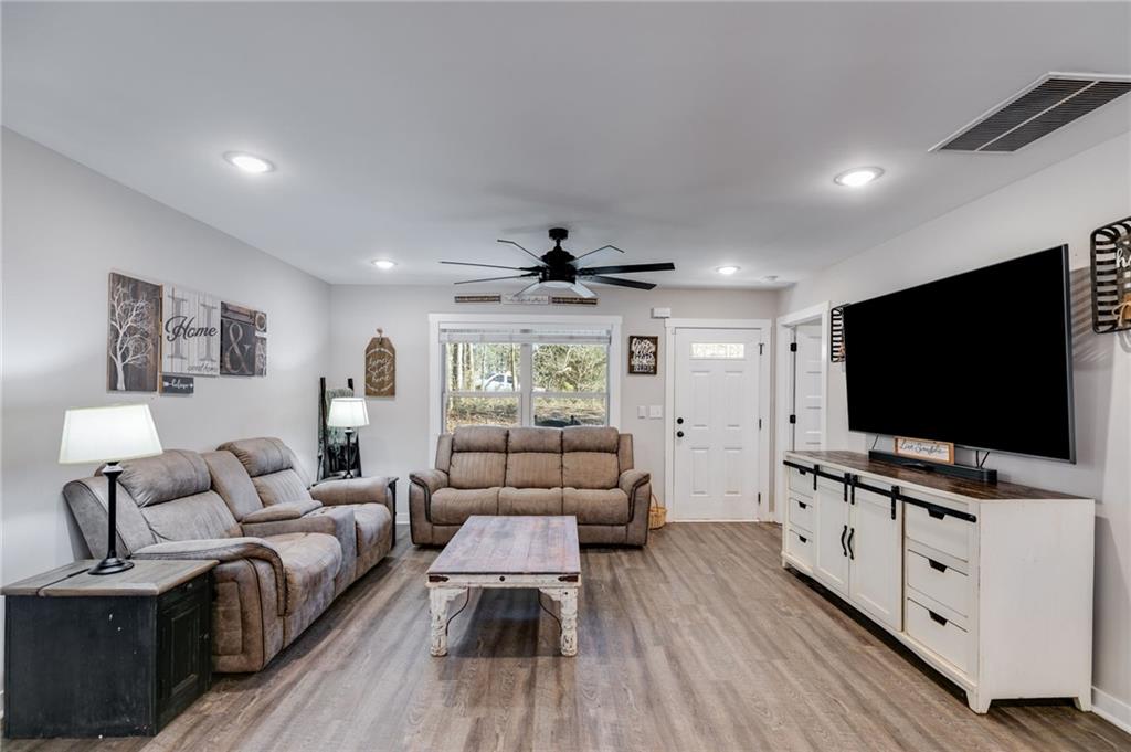 132 Pinnacle Way Carrollton, GA 30117 - Photo 4 of 21