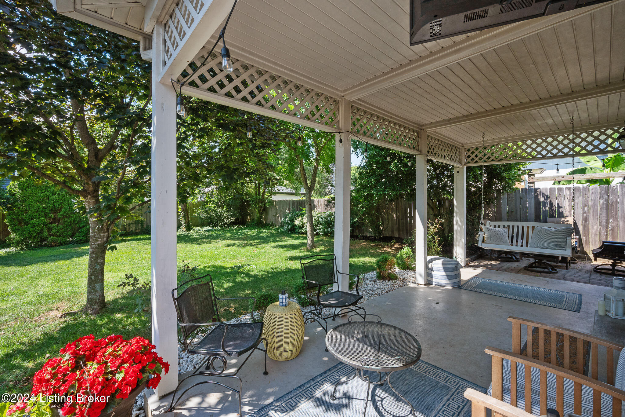 602 Indian Ridge Road Louisville, KY 40207 - Photo 32 of 38 602 Indian Ridge Rd-34