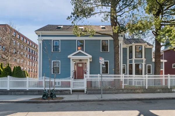 $1,897,000 | 23 Boardman Street, Unit 23, Cambridge, MA 02139