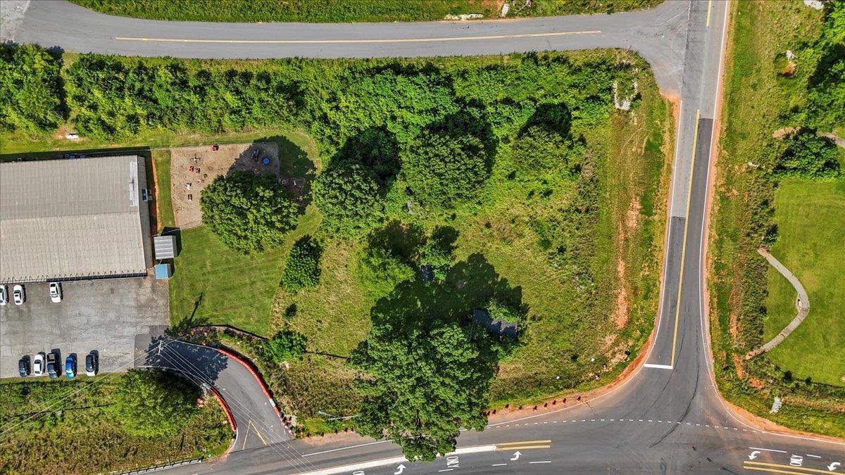 134 Macedonia Road Gaffney, SC 29341 - Photo 14 of 38