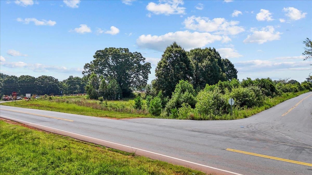 134 Macedonia Road Gaffney, SC 29341 - Photo 18 of 38