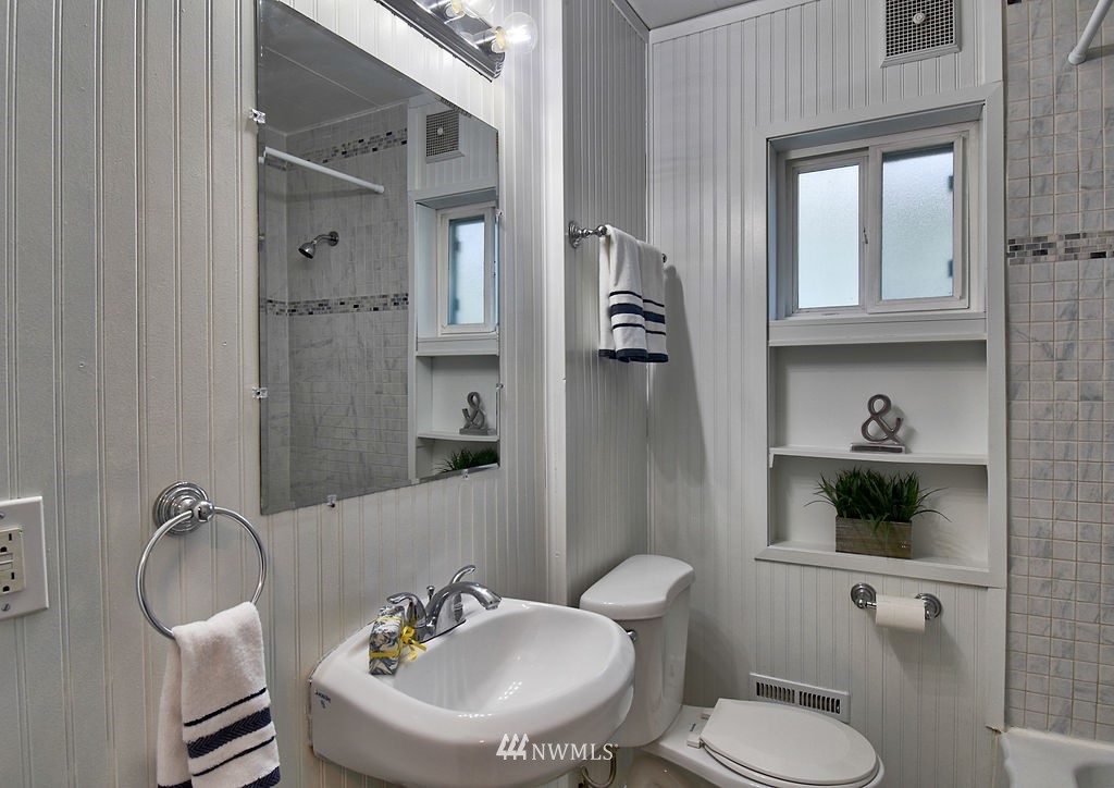 950 North 78th Street Seattle, WA 98103 - Photo 12 of 24 Gallery Image 12