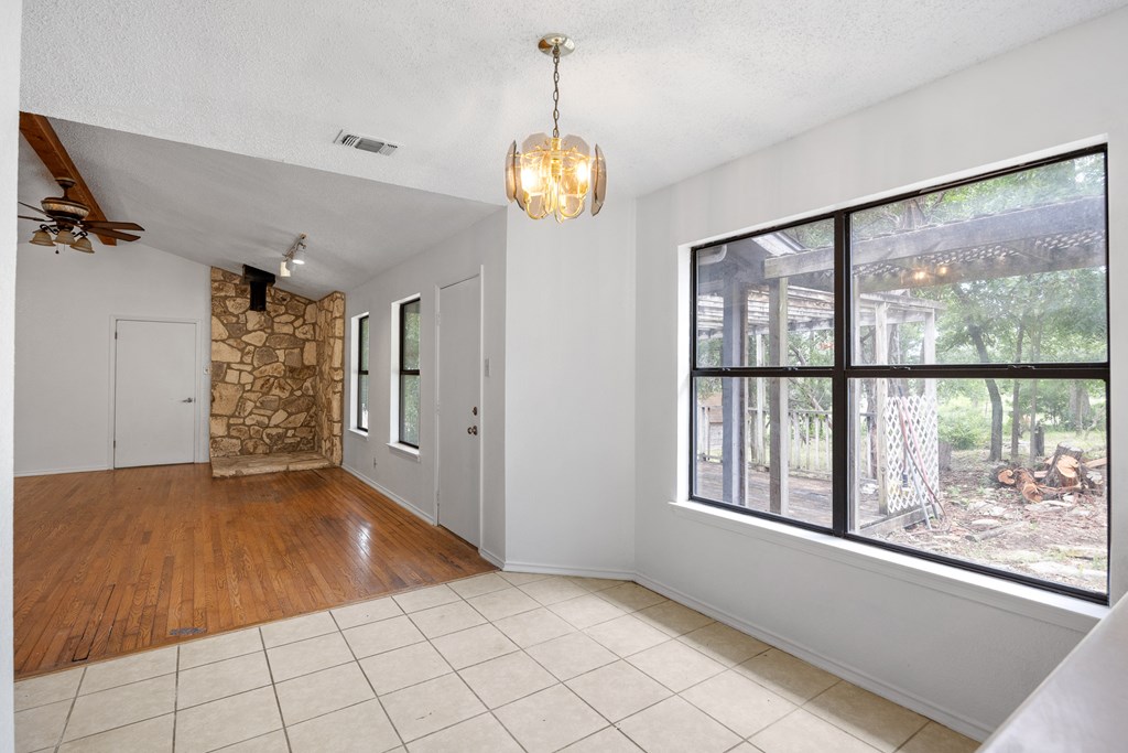 127 Whitetail Road Kerrville, TX 78028 - Photo 5 of 33