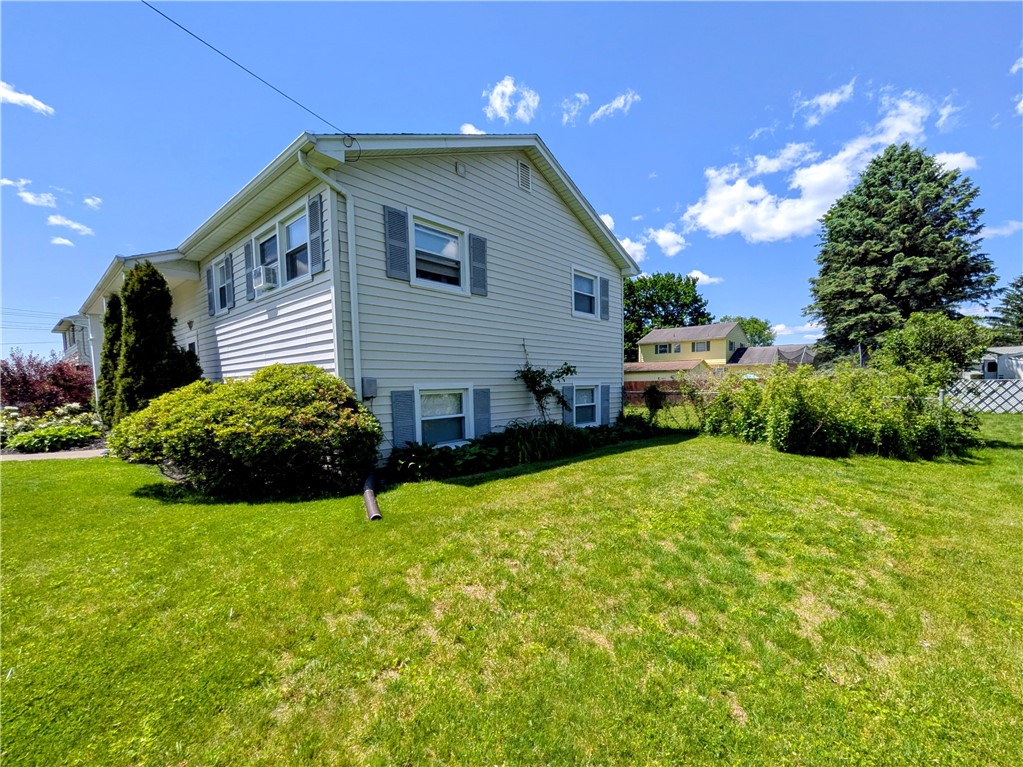 225 Meadowlark Road Horseheads, NY 14845 - Photo 3 of 49 225 Meadowlark Road. 5 Bedroom, 2 Bathroom home in