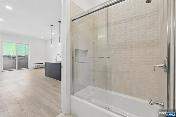 $3,150 | 487 Market Street, Unit 203, Saddle Brook, NJ 07663