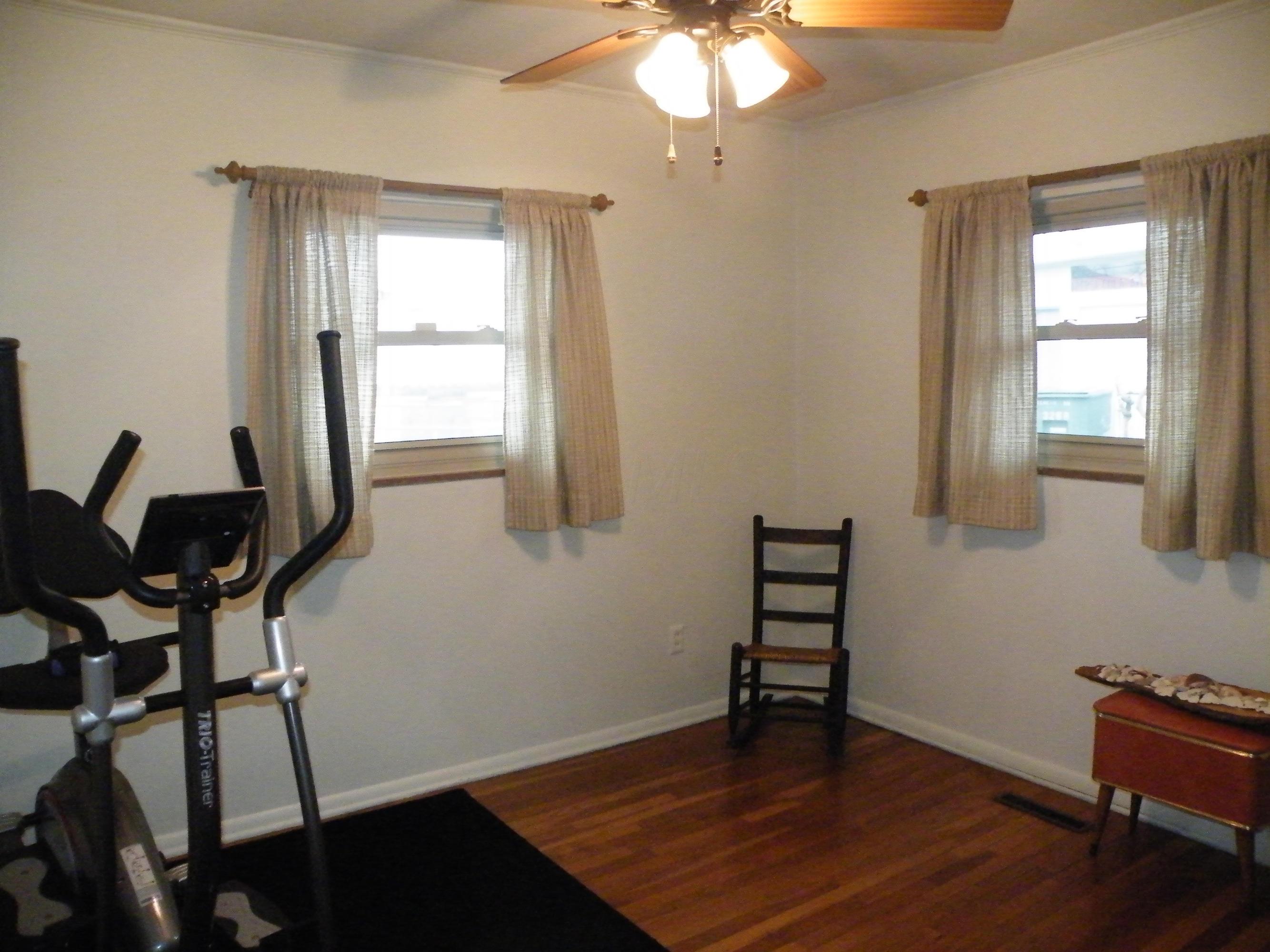 3274 Whitehead Road Columbus, OH 43204 - Photo 5 of 27 Gallery Image 5