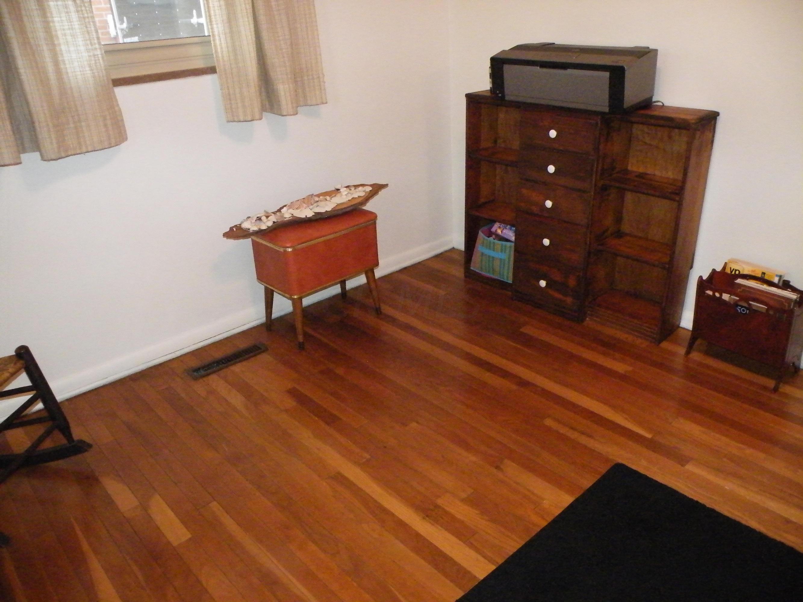 3274 Whitehead Road Columbus, OH 43204 - Photo 6 of 27 Gallery Image 6