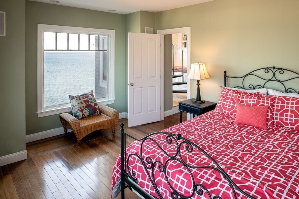 450 Atlantic Avenue Marblehead, MA 01945 - Photo 16 of 25