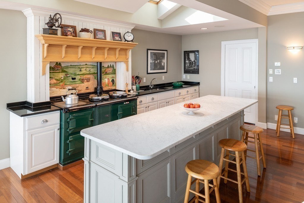 450 Atlantic Avenue Marblehead, MA 01945 - Photo 10 of 25