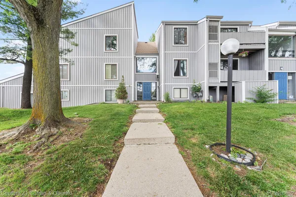 $155,000 | 9601 Bayview Drive, Unit 301, Ypsilanti, MI 48197