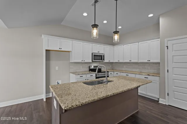 $321,900 | 2340 Rhinestone Drive, Winterville, NC 28590