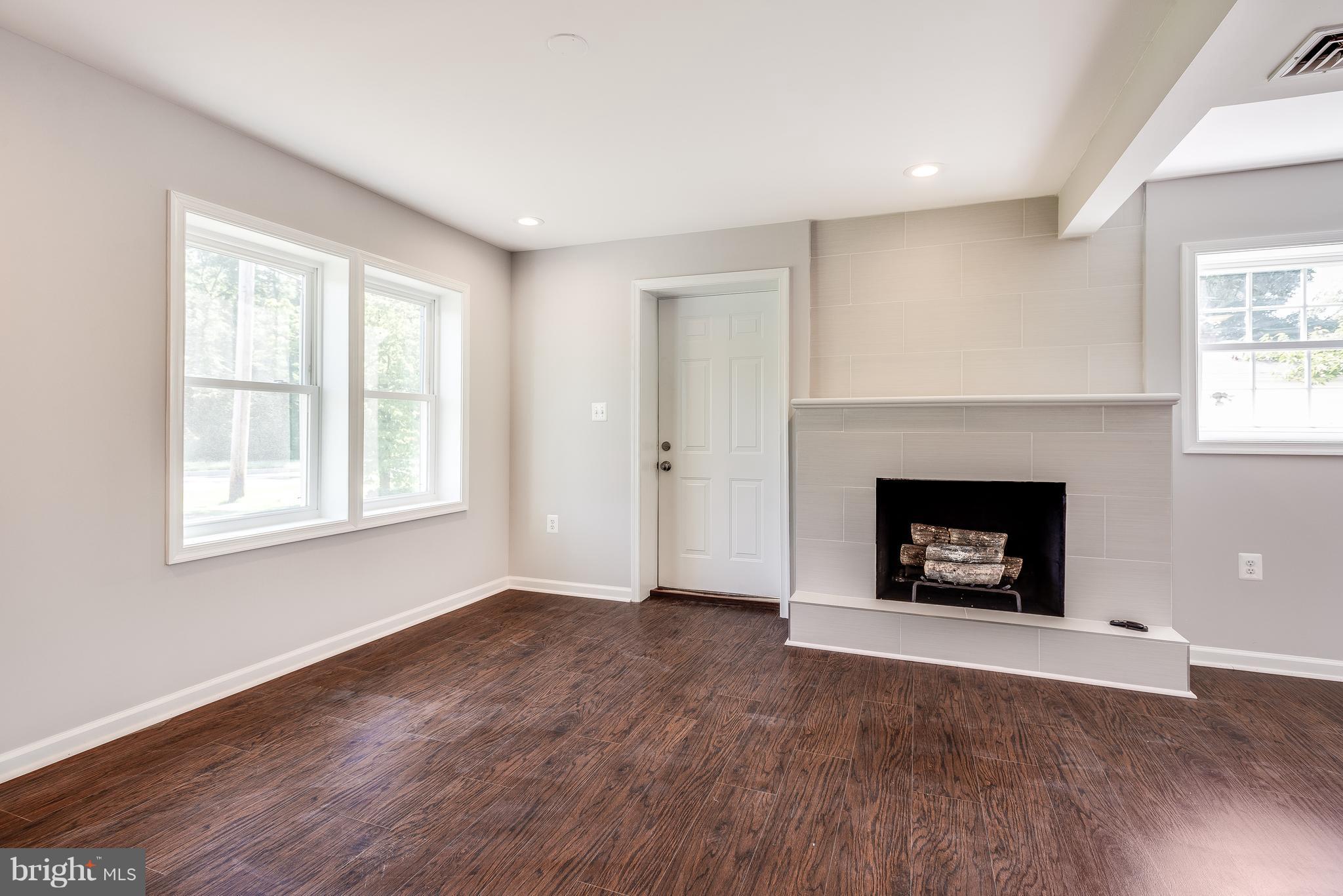 6825 Matthews Road Bryans Road, MD 20616 - Photo 3 of 20 Living Room