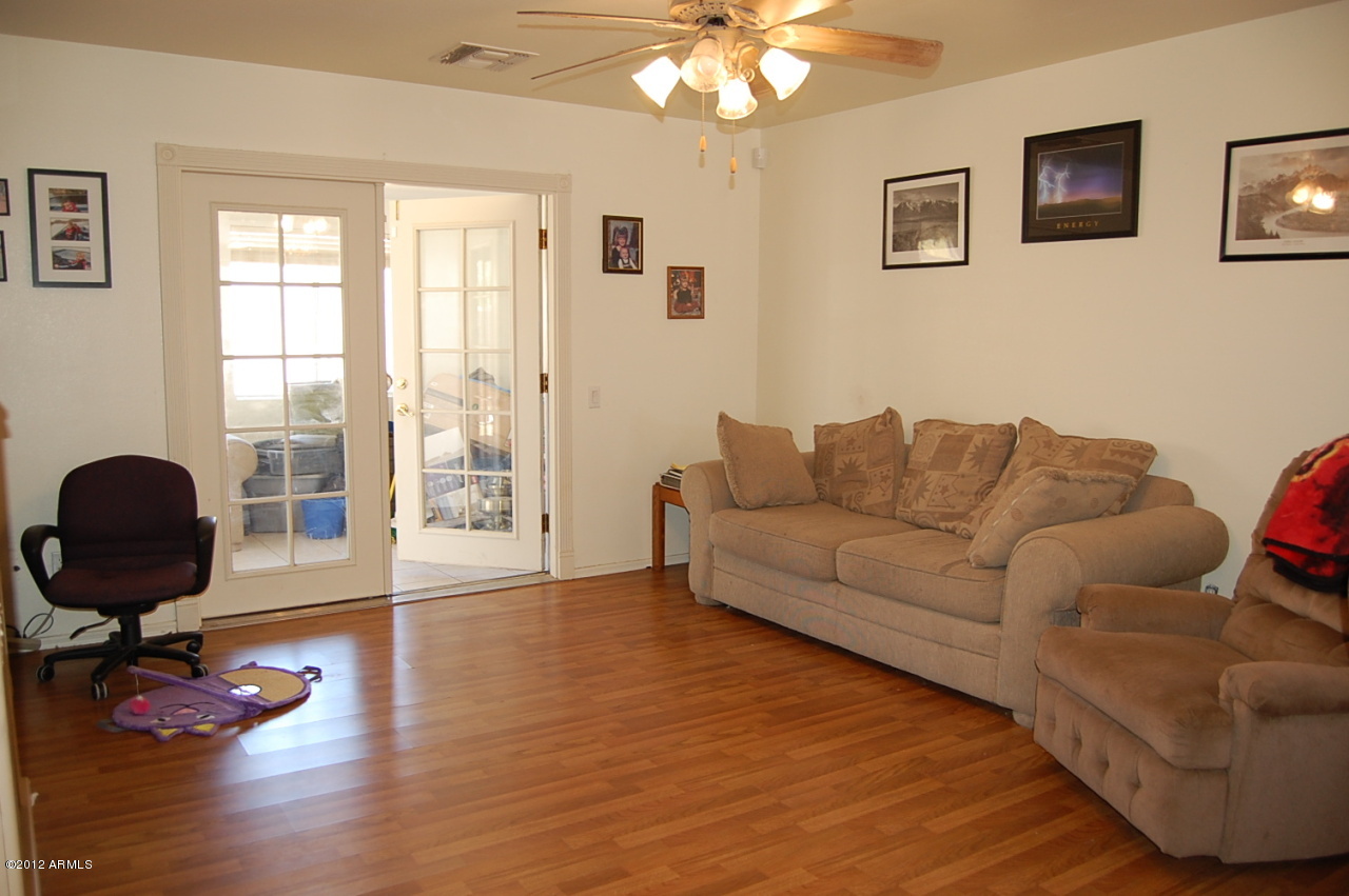 1868 West Renaissance Avenue Apache Junction, AZ 85120 - Photo 2 of 8 Great Room 1