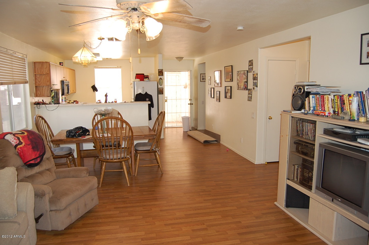 1868 West Renaissance Avenue Apache Junction, AZ 85120 - Photo 4 of 8 Great Room 3