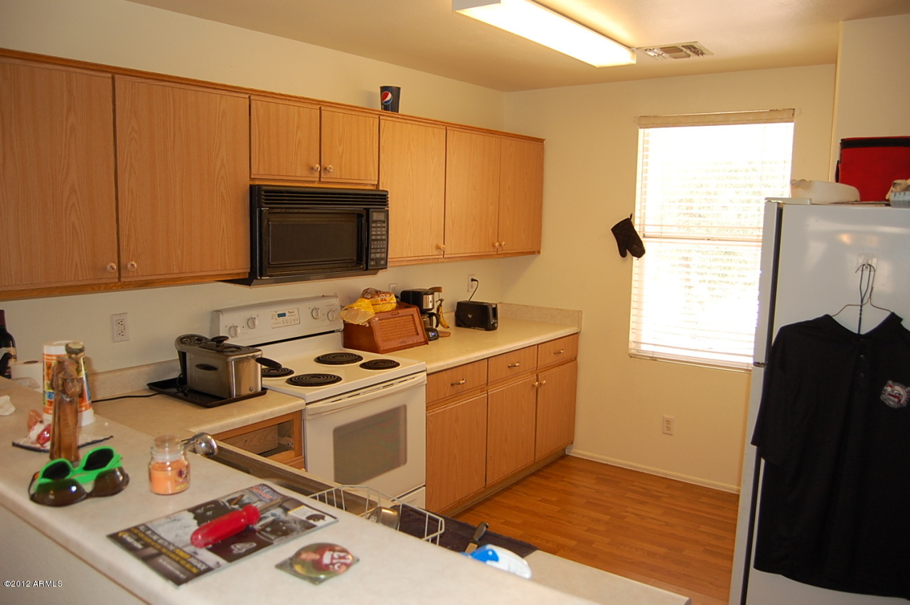 1868 West Renaissance Avenue Apache Junction, AZ 85120 - Photo 5 of 8 Kitchen 1