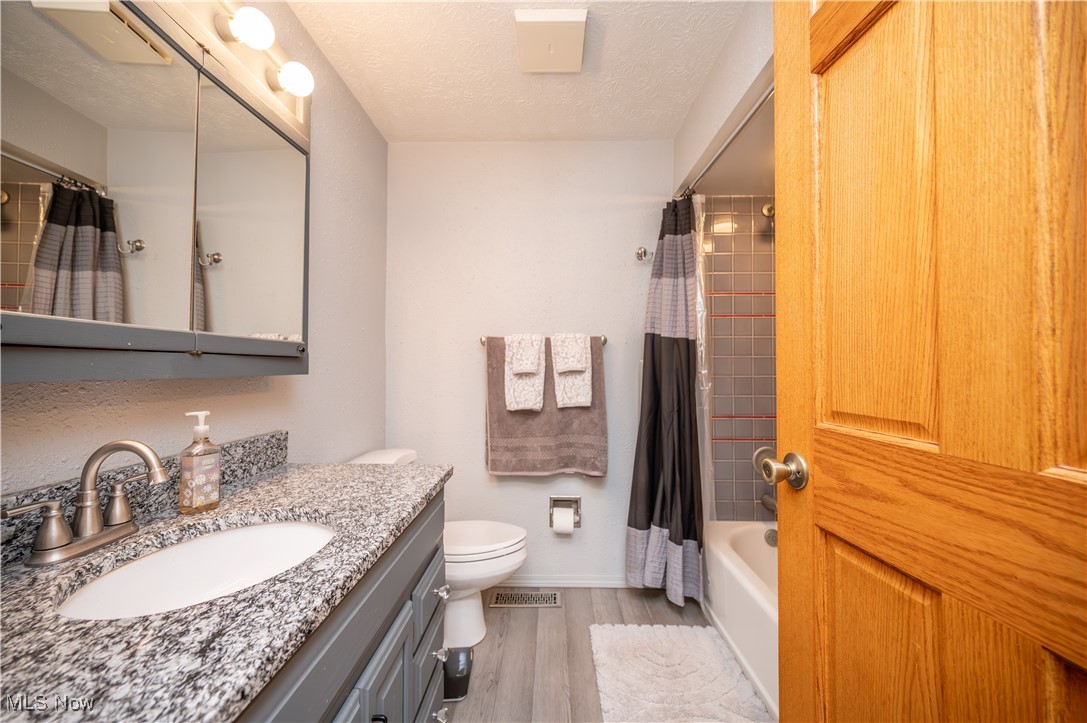 7707 Raglan Drive Northeast Warren, OH 44484 - Photo 19 of 41 Gallery Image 19