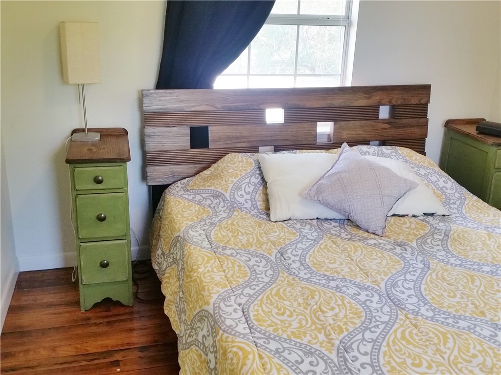 2307 B Riverside Farms Road Austin, TX 78741 - Photo 14 of 34 BEDRM 1 CONNECTED TO BATH- HARDWOODS