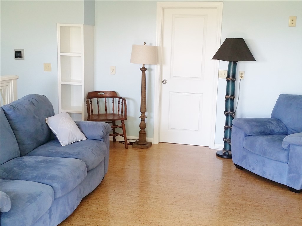 2307 B Riverside Farms Road Austin, TX 78741 - Photo 18 of 34 PART OF 2ND LIVING RM- HAS CORK FLOORS AND VIEW OF DOWNTOWN