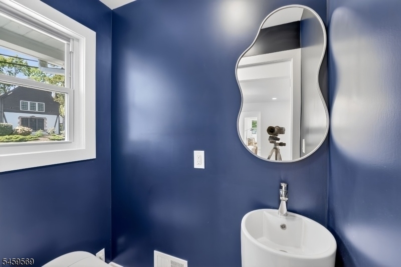909 Ridgewood Road Millburn, NJ 07041 - Photo 21 of 33 Gallery Image 21