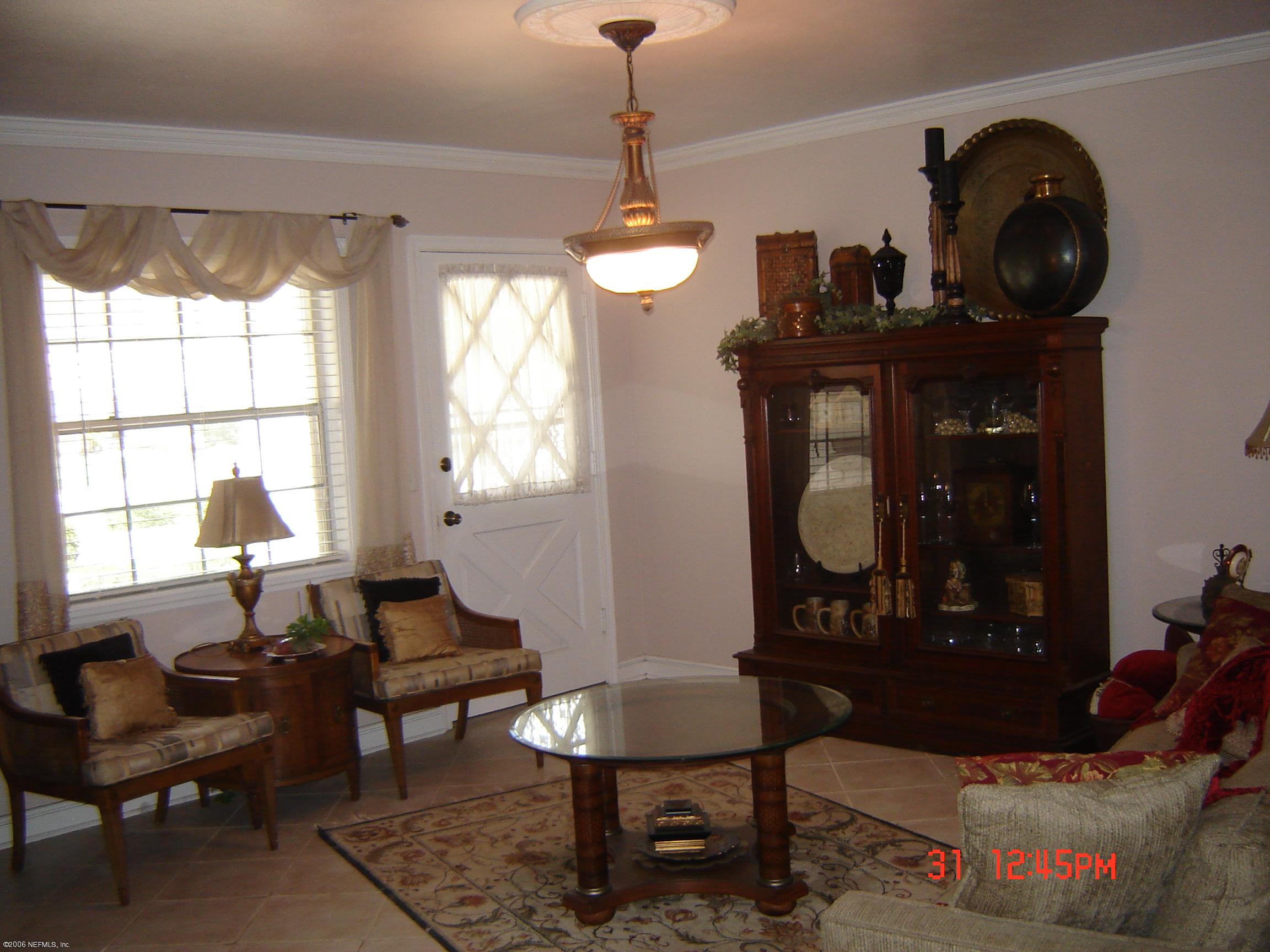 7610 Altama Road Jacksonville, FL 32216 - Photo 3 of 17 Living room