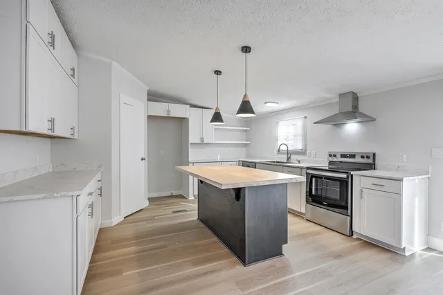 $300,000 | 860 Toney Bay Road, Holly Hill, SC 29059