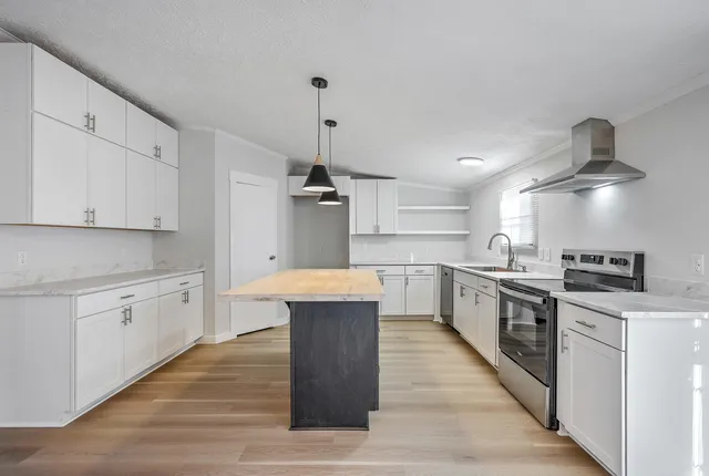 $300,000 | 860 Toney Bay Road, Holly Hill, SC 29059