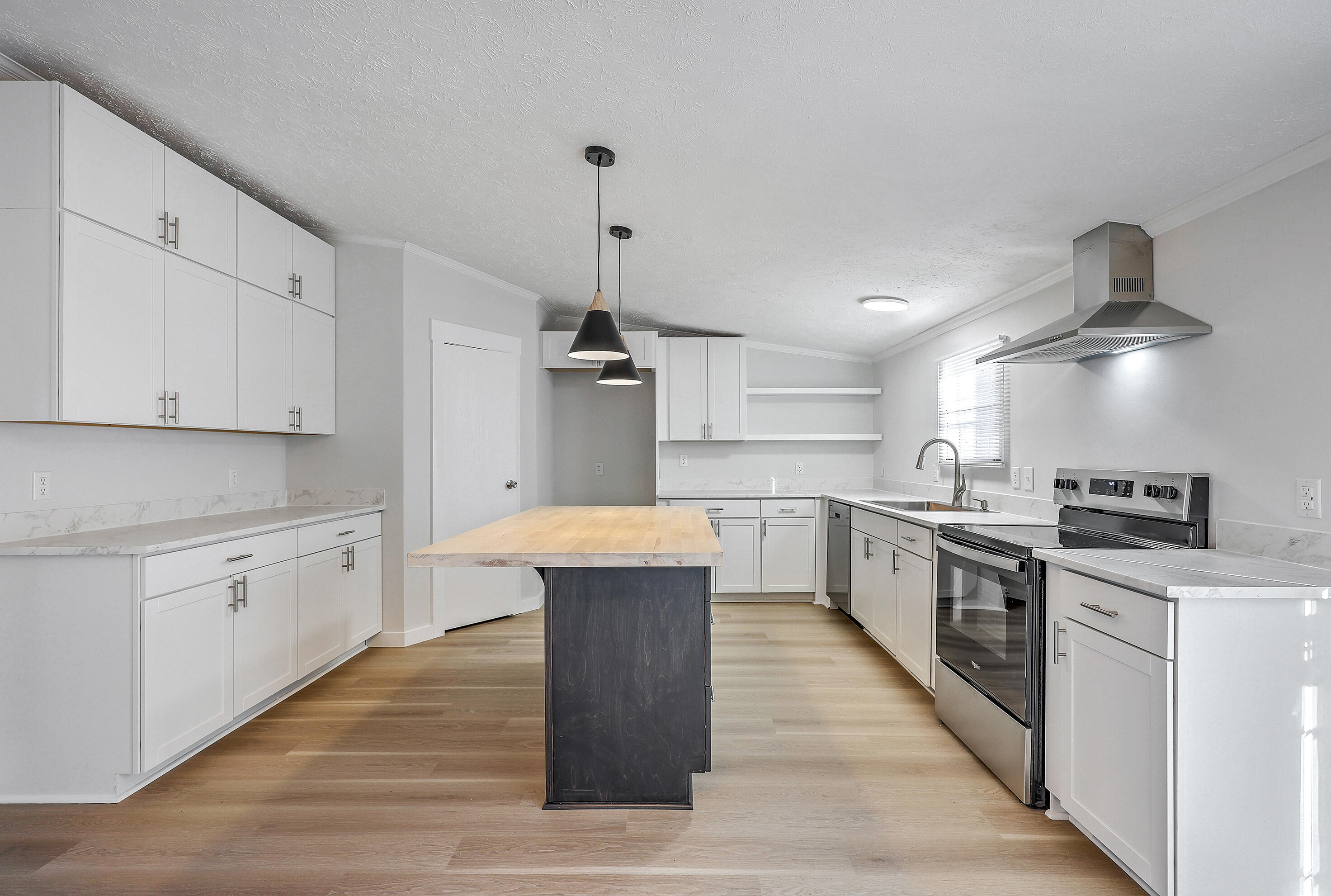 860 Toney Bay Road Holly Hill, SC 29059 - Photo 3 of 39 Kitchen