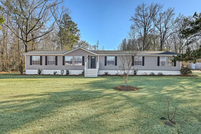 $300,000 | 860 Toney Bay Road, Holly Hill, SC 29059