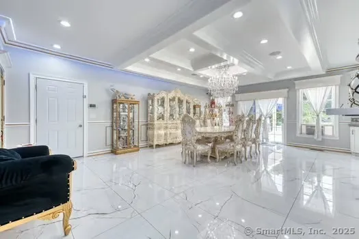 $980,000 | 93 South Road, Farmington, CT 06032