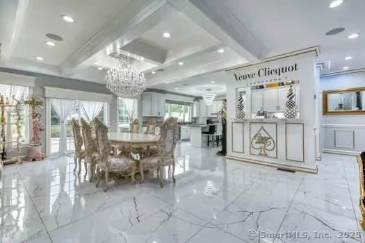 $980,000 | 93 South Road, Farmington, CT 06032