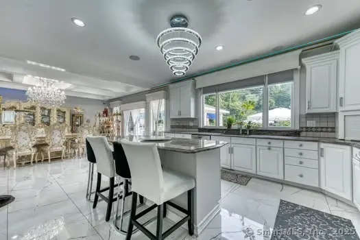 $980,000 | 93 South Road, Farmington, CT 06032