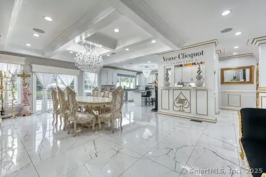 $980,000 | 93 South Road, Farmington, CT 06032