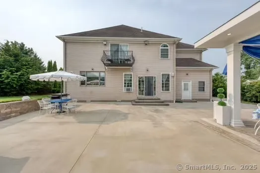 $980,000 | 93 South Road, Farmington, CT 06032