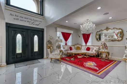 $980,000 | 93 South Road, Farmington, CT 06032