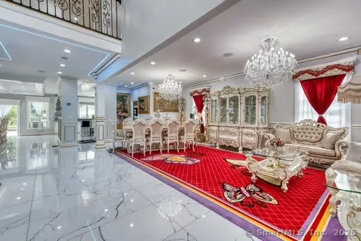 $980,000 | 93 South Road, Farmington, CT 06032