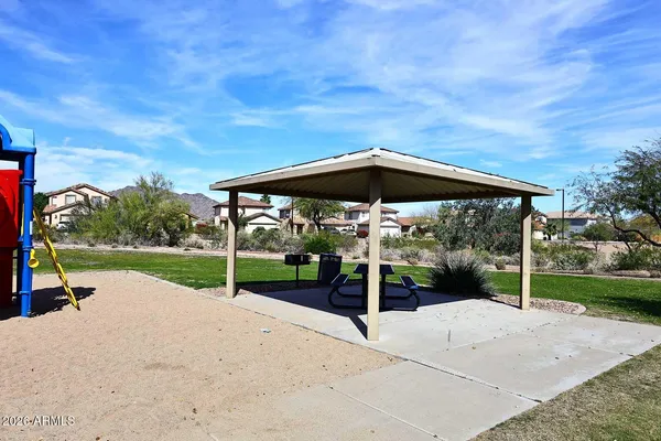 a view of park with entertaining space