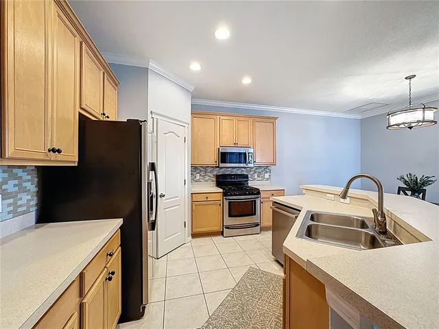 $289,000 | 7520 Surrey Pines Drive, Apollo Beach, FL 33572