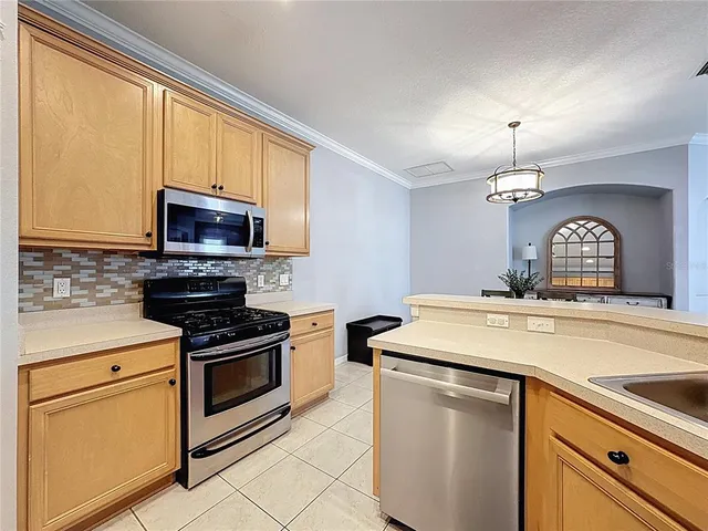 $289,000 | 7520 Surrey Pines Drive, Apollo Beach, FL 33572