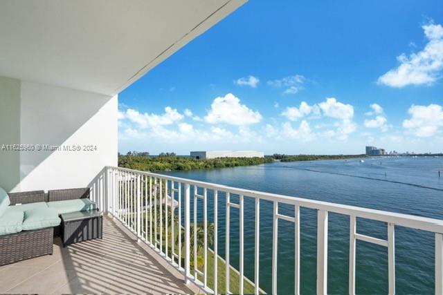 500 Bayview Drive, Unit 622 Sunny Isles Beach, FL 33160 - Photo 1 of 17