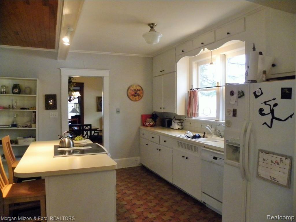 37 North Holcomb Road Clarkston, MI 48346 - Photo 8 of 23 8.JPG
