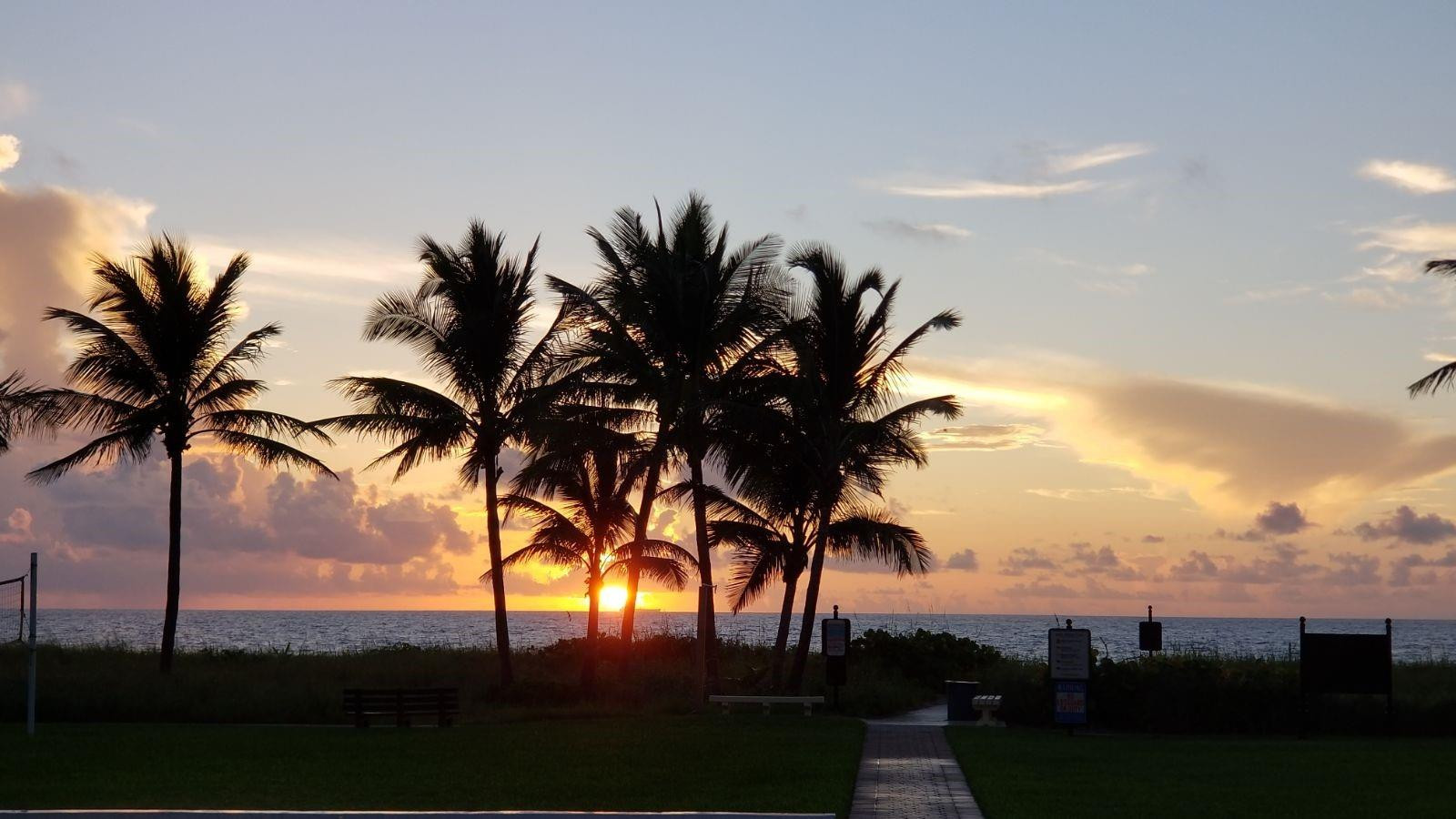 21 Saranac Road Sea Ranch Lakes, FL 33308 - Photo 34 of 35 a view of beach and ocean view