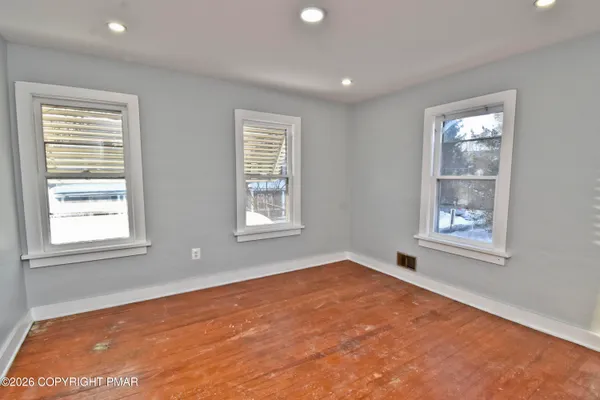 $2,000 | 198 Grove Street, East Stroudsburg, PA 18301