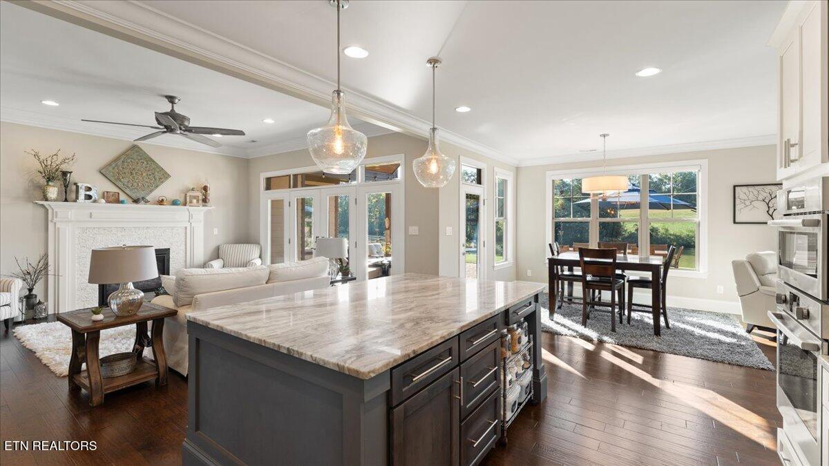 3725 Promontory Point Louisville, TN 37777 - Photo 11 of 54 11-Kitchen