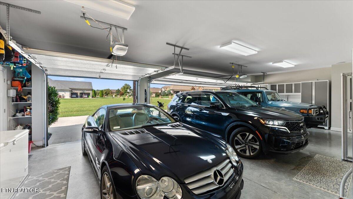 3725 Promontory Point Louisville, TN 37777 - Photo 40 of 54 42-3-Car Garage