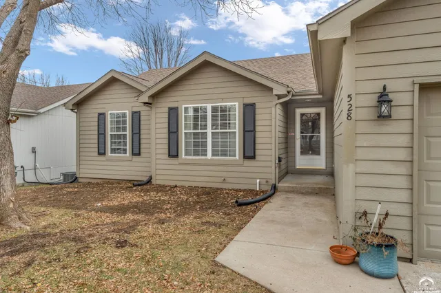 $325,000 | 528 Durham Court, Lawrence, KS 66049