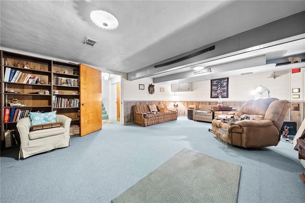 10451 Primrose Drive Irwin, PA 15642 - Photo 34 of 47