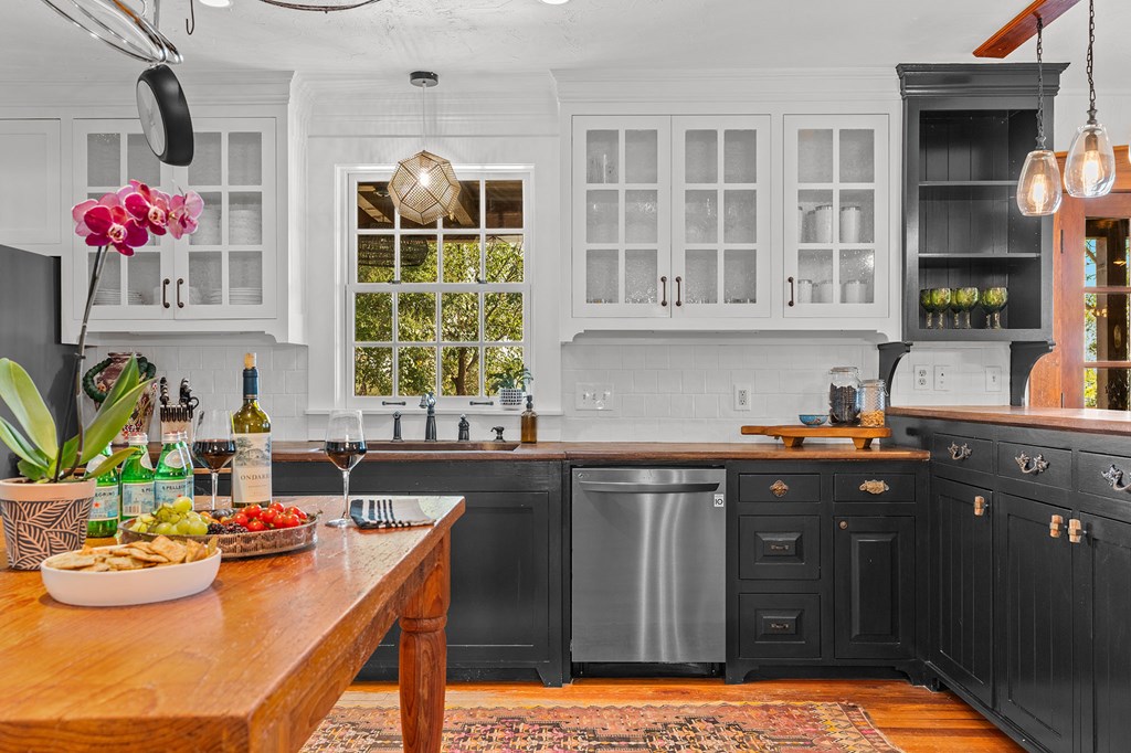 271 Smokehouse Road Fredericksburg, TX 78624 - Photo 14 of 100